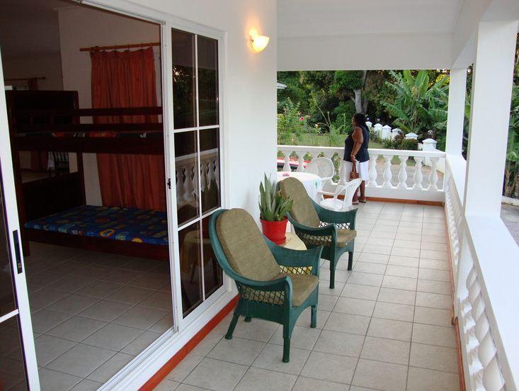 Rowsvilla Guest House Vịnh Beau Vallon Ngoại thất bức ảnh